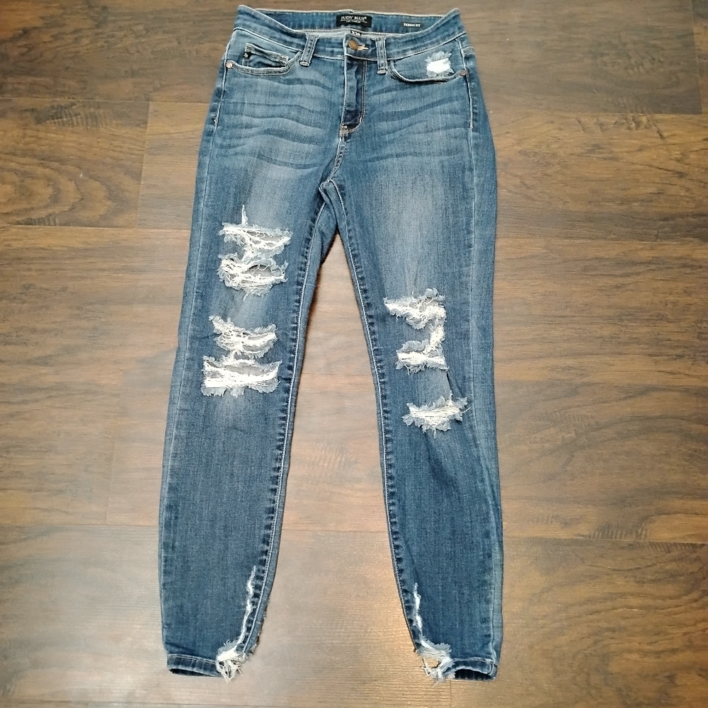 Judy Blue Women's Skinny Fit Distressed Stretch Jean Size 7/28 Blue 26.5" Inseam